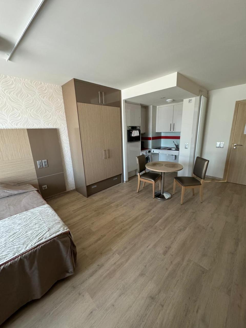 Zenao Frejus Fréjus Exterior foto
